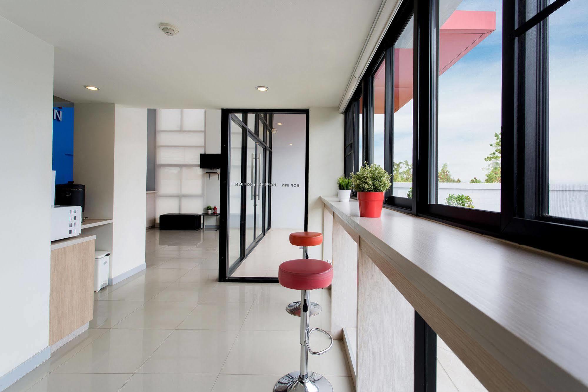 Hop Inn Krabi Bagian luar foto